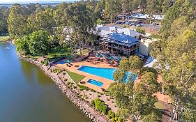 Avani Cypress Lakes Resort